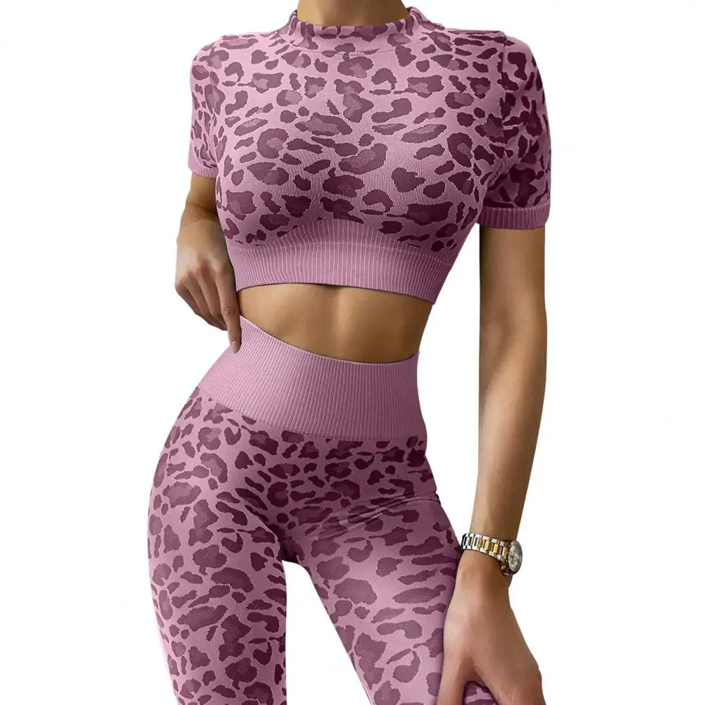 Seamless Yoga Suit Women Fitness Suits Leopard Print Short Sleeve Crop Top Tight Hip Lift Pants Yoga Set Women Sport Suits